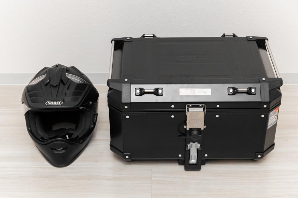 GIVI OBKN58とホーネットADV