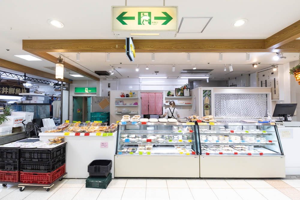 セルバ 甲南山手の地下一階にある惣菜屋「トリトン」