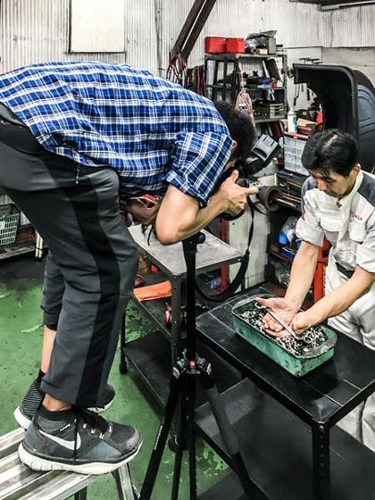 ホンダのサービススタッフの手には物語があります