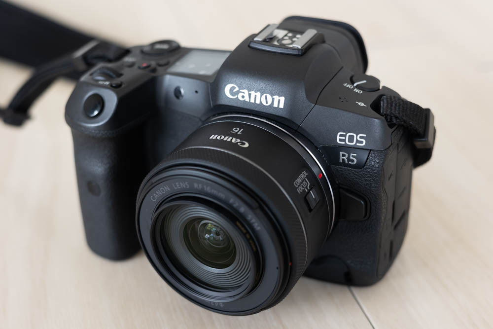 EOS R5とRF16mm F2.8 STM