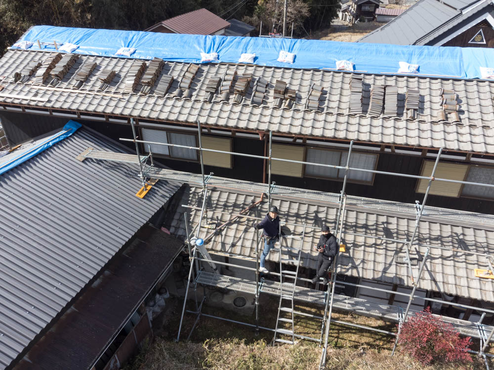 ドローンで屋根工事の撮影
